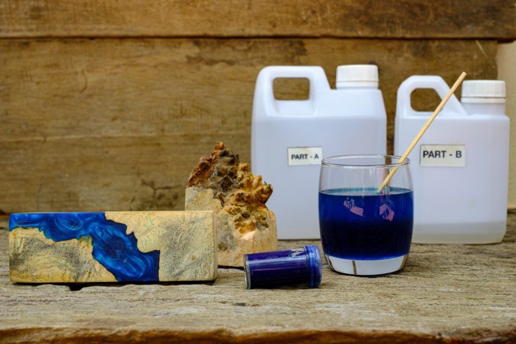 Pouring shop epoxy resin